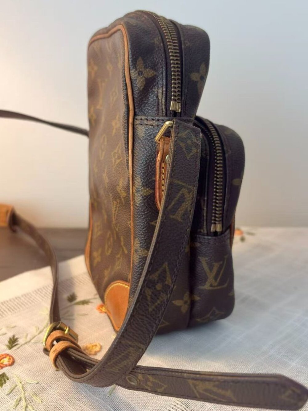 Louis Vuitton Vintage Danube Monogram Camera Crossbody Bag - Picture 3 of 8